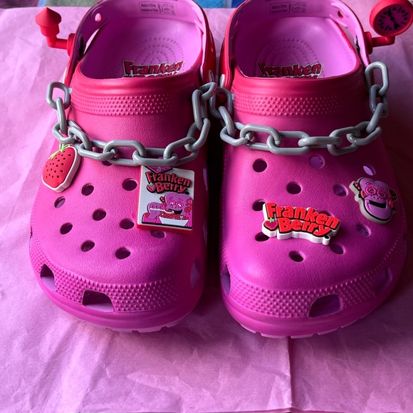 ๐ CROCS FRANKEN BERRY CLASSIC CLOG ๐ - Picture 3 of 16